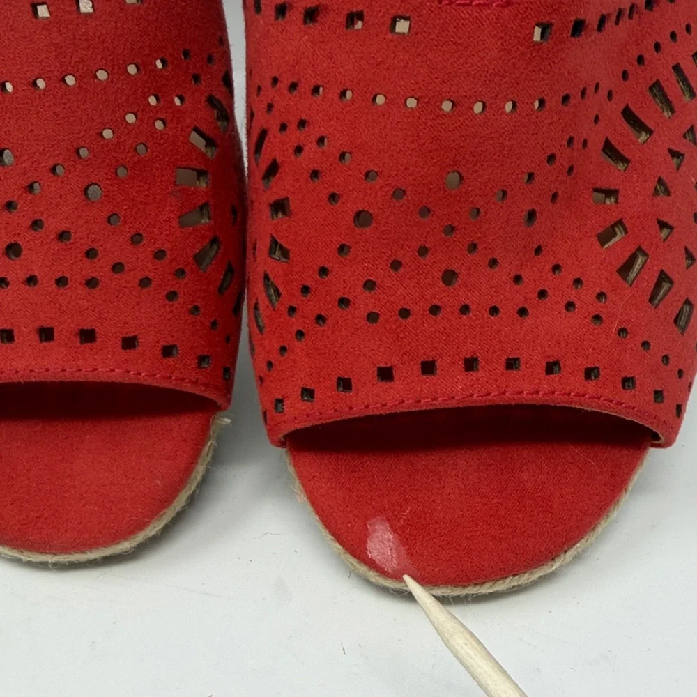 Unisa Faux Suede Orange/Red Wedge laser cut espadrille Sandals Size 9.5
